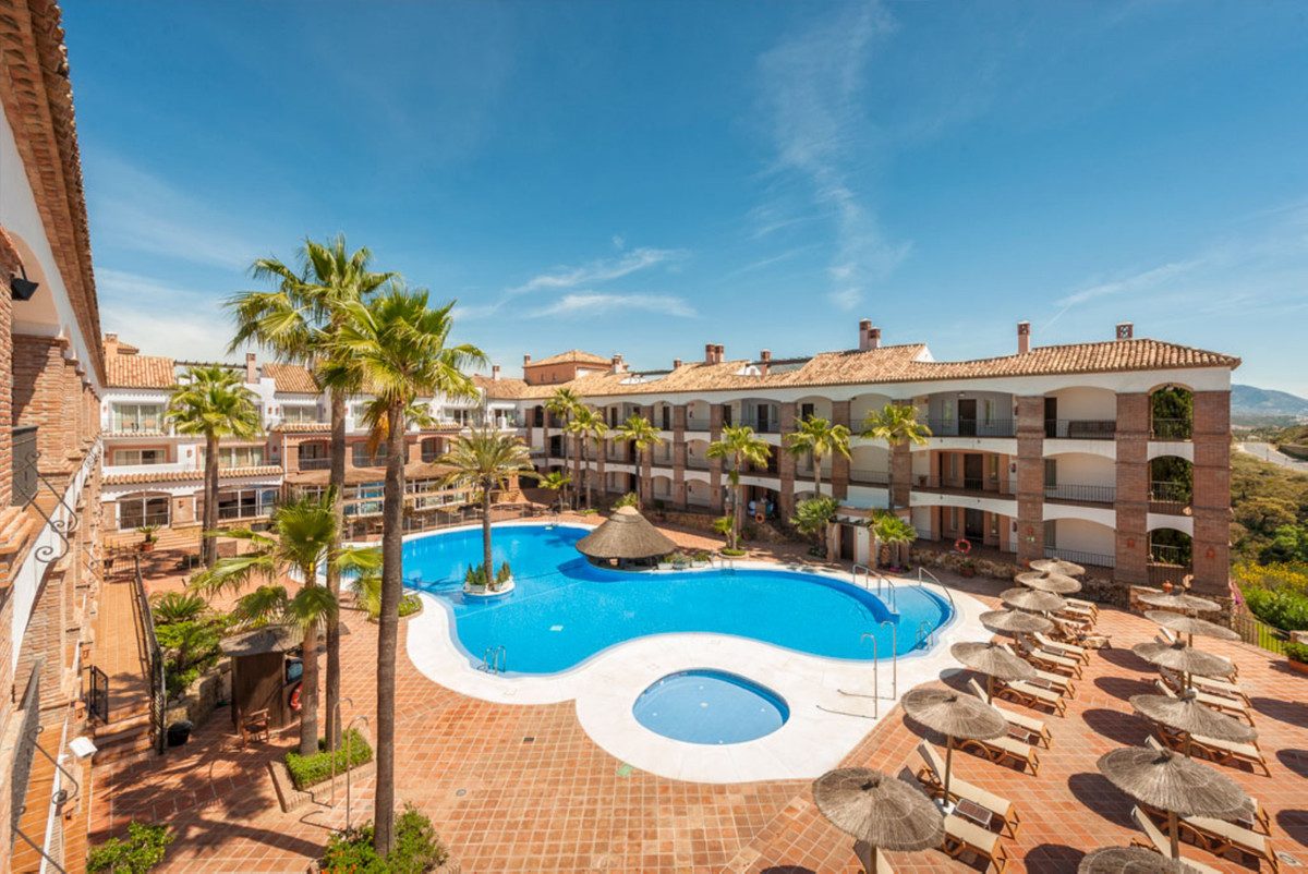 Middle Floor Apartment in Mijas, Costa del Sol – 2 beds – 485000 € - photo 26 of 33
