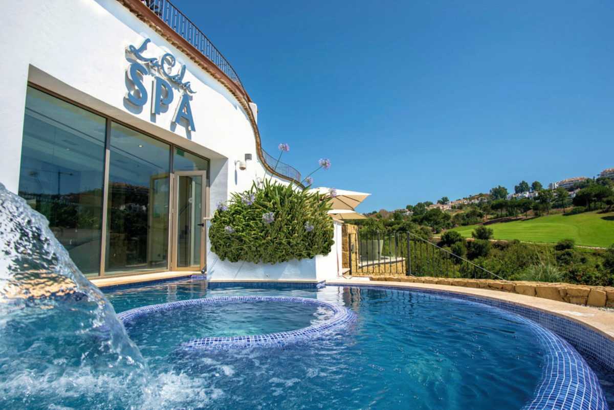 Middle Floor Apartment in Mijas, Costa del Sol – 2 beds – 485000 € - photo 30 of 33