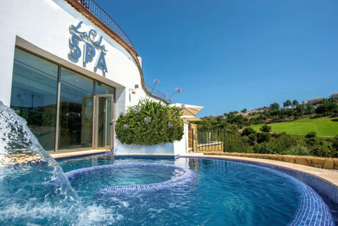 Middle Floor Apartment in Mijas, Costa del Sol – 2 beds – 485000 € - photo 30 of 33
