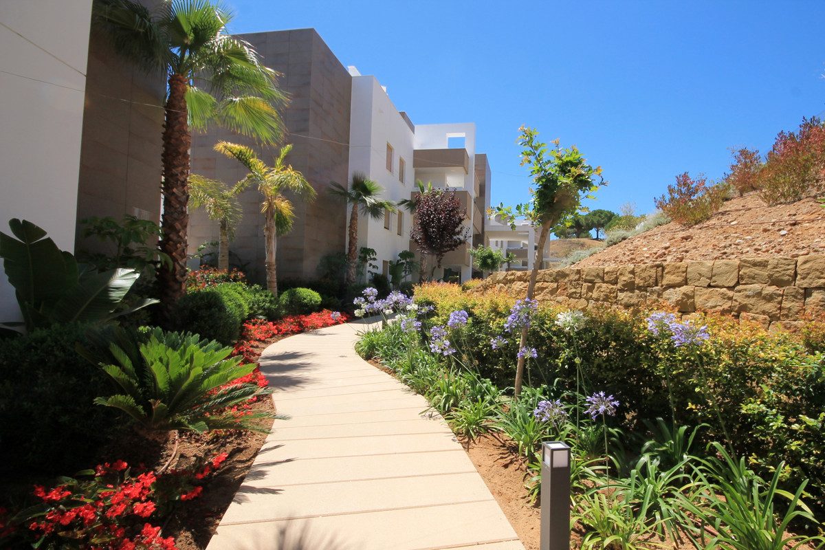 Middle Floor Apartment in Mijas, Costa del Sol – 2 beds – 485000 € - photo 32 of 33