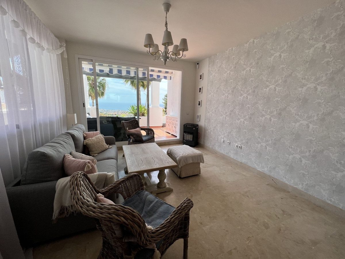 Middle Floor Apartment in Mijas, Costa del Sol – 2 beds – 299000 € - photo 3 of 20