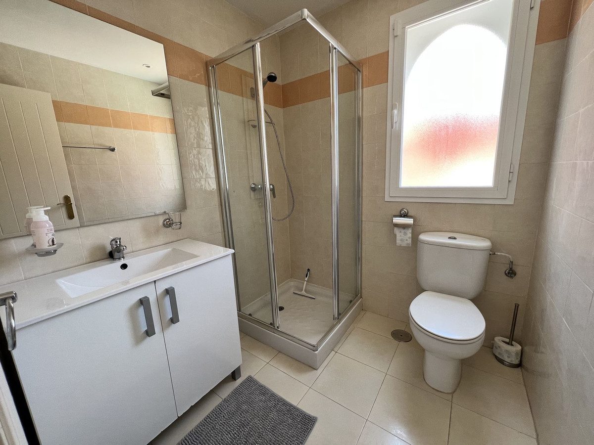 Middle Floor Apartment in Mijas, Costa del Sol – 2 beds – 299000 € - photo 12 of 20