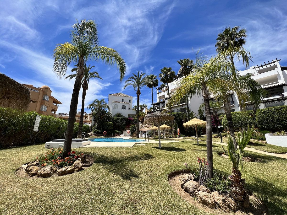 Middle Floor Apartment in Mijas, Costa del Sol – 2 beds – 299000 € - photo 16 of 20