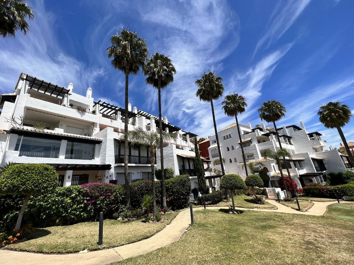 Middle Floor Apartment in Mijas, Costa del Sol – 2 beds – 299000 € - photo 17 of 20