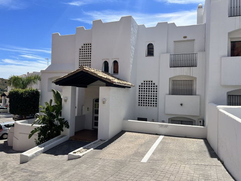 Middle Floor Apartment in Mijas, Costa del Sol – 2 beds – 299000 € - photo 18 of 20
