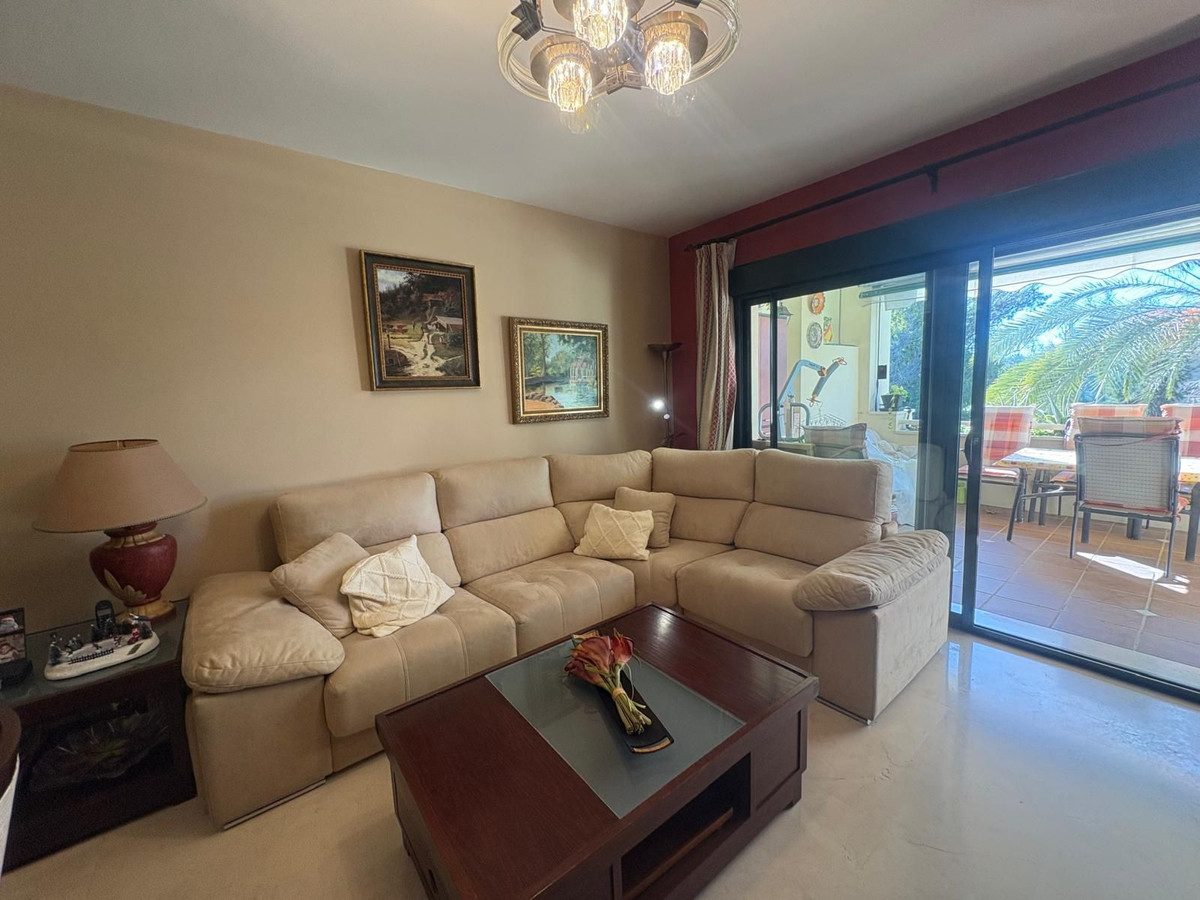Middle Floor Apartment in Marbella, Costa del Sol – 3 beds – 475000 € - photo 9 of 23