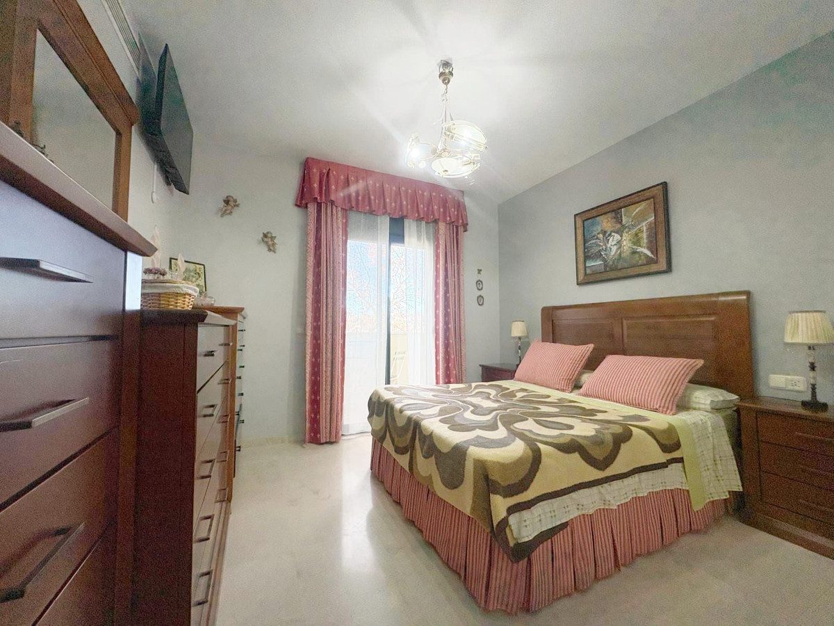 Middle Floor Apartment in Marbella, Costa del Sol – 3 beds – 475000 € - photo 14 of 23