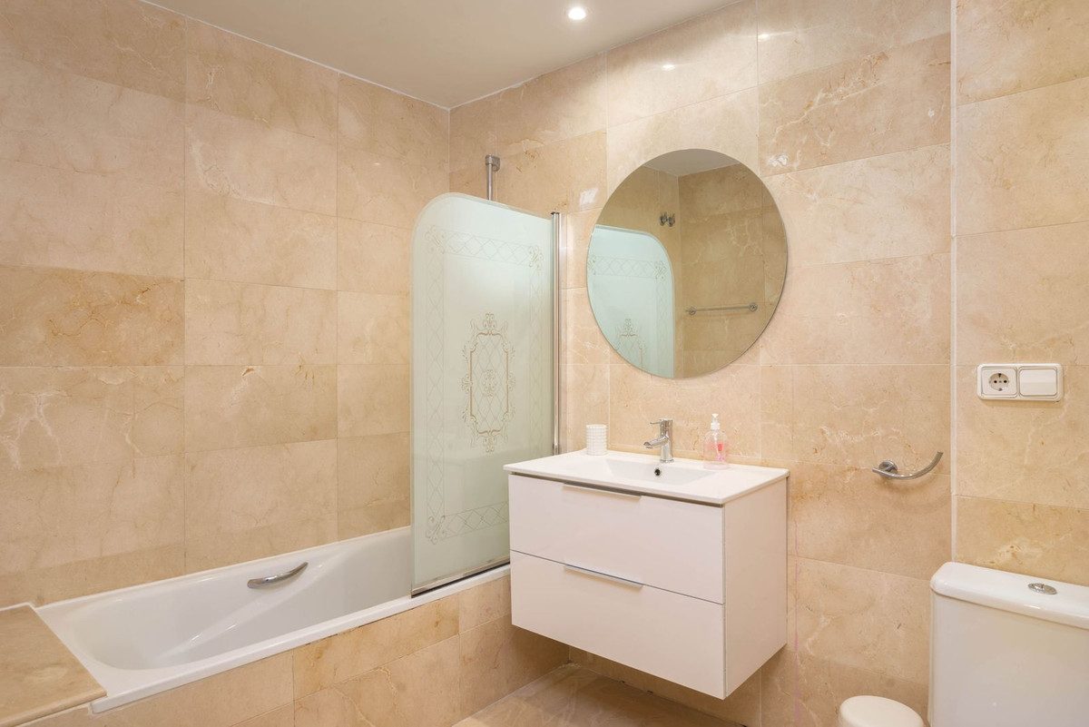 Ground Floor Apartment in Benahavís, Costa del Sol – 3 beds – 499000 € - photo 7 of 25