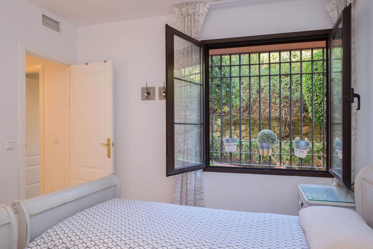 Ground Floor Apartment in Benahavís, Costa del Sol – 3 beds – 499000 € - photo 12 of 25