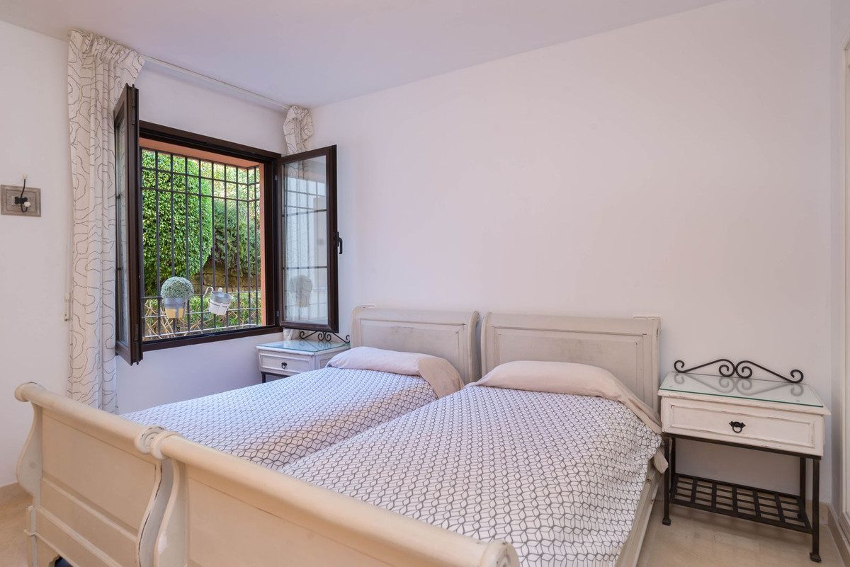 Ground Floor Apartment in Benahavís, Costa del Sol – 3 beds – 499000 € - photo 13 of 25