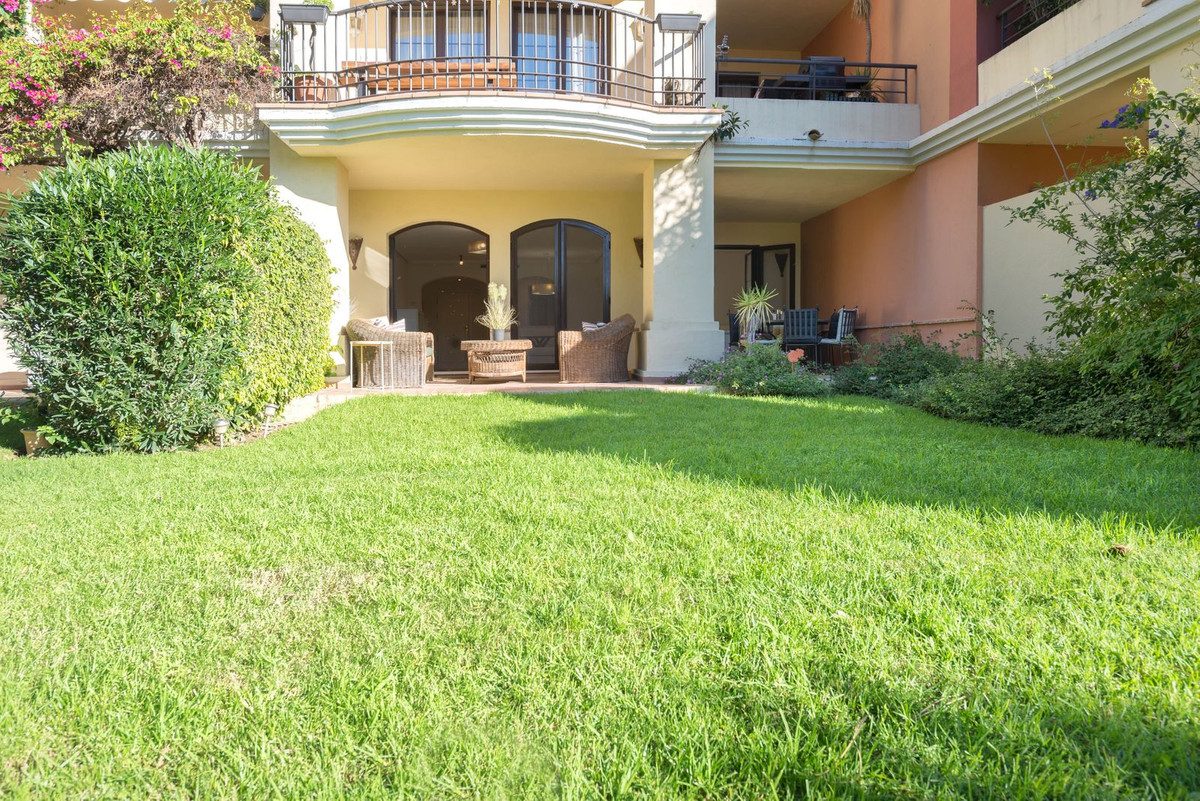 Ground Floor Apartment in Benahavís, Costa del Sol – 3 beds – 499000 € - photo 17 of 25