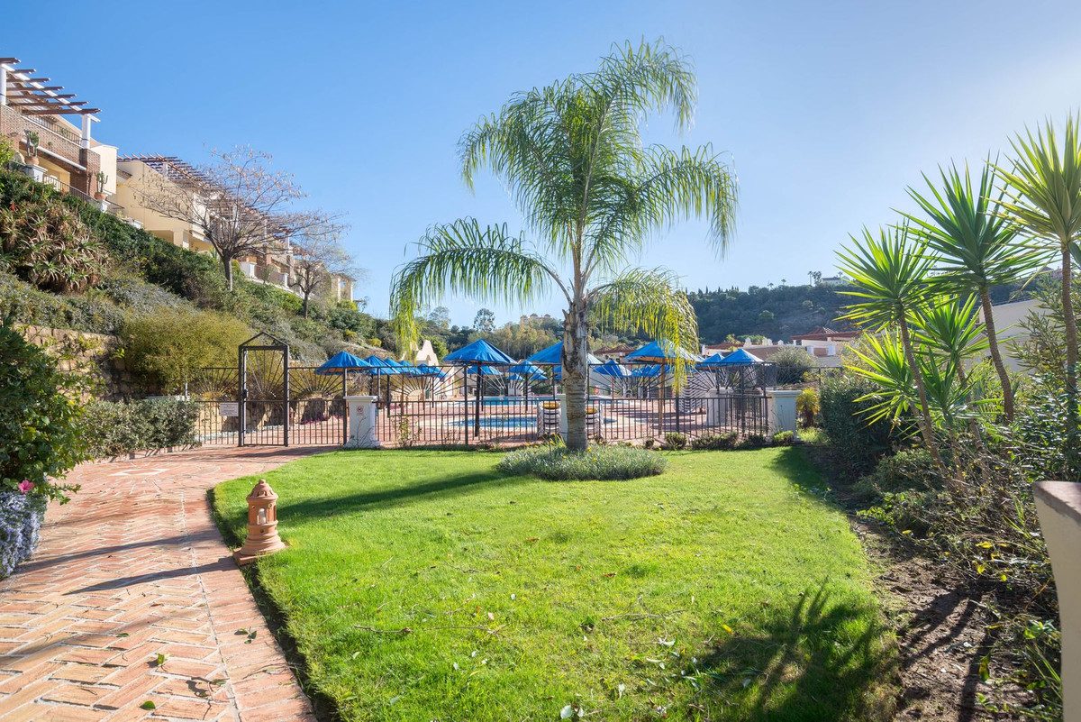 Ground Floor Apartment in Benahavís, Costa del Sol – 3 beds – 499000 € - photo 20 of 25