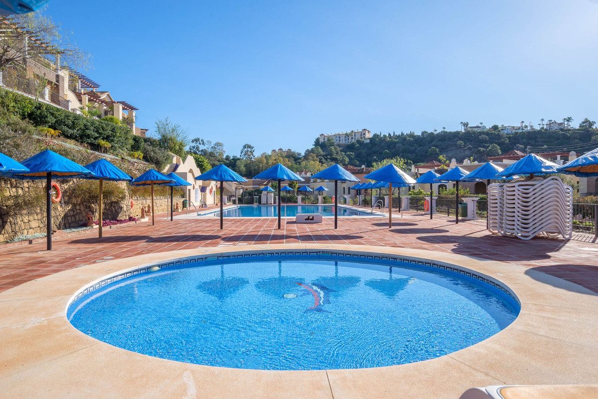 Ground Floor Apartment in Benahavís, Costa del Sol – 3 beds – 499000 € - photo 21 of 25