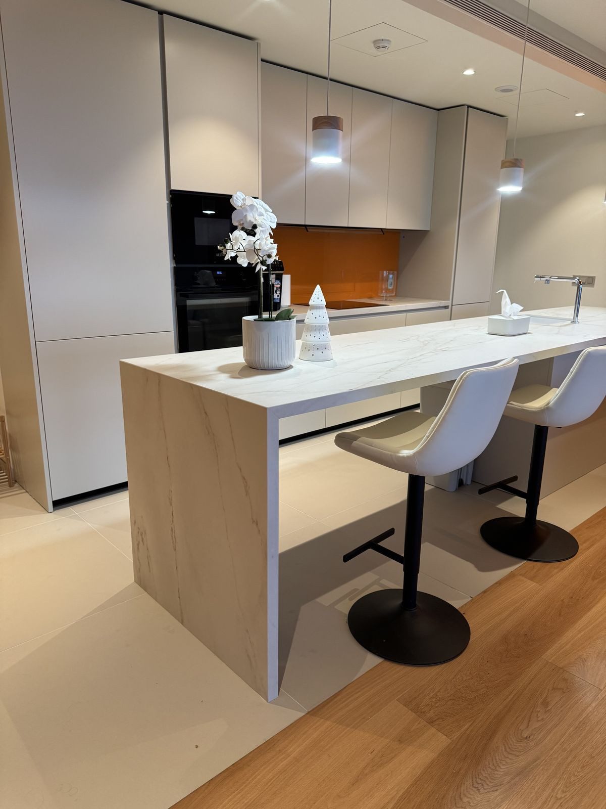 Middle Floor Apartment in Fuengirola, Costa del Sol – 3 beds – 760000 € - photo 12 of 28