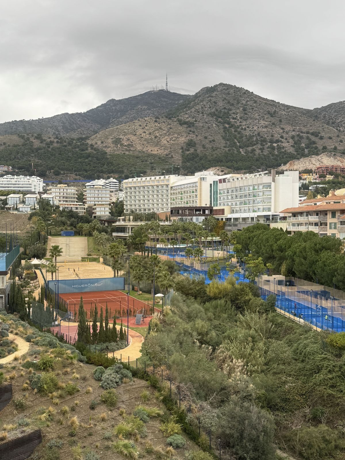Middle Floor Apartment in Fuengirola, Costa del Sol – 3 beds – 760000 € - photo 27 of 28