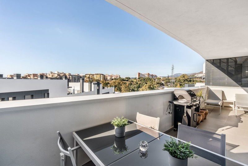 Top Floor Apartment in Estepona, Costa del Sol – 2 beds – 395000 €