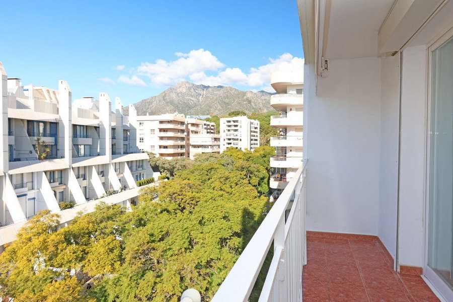 Middle Floor Apartment in Marbella, Costa del Sol – 3 beds – 650000 € - photo 1 of 20