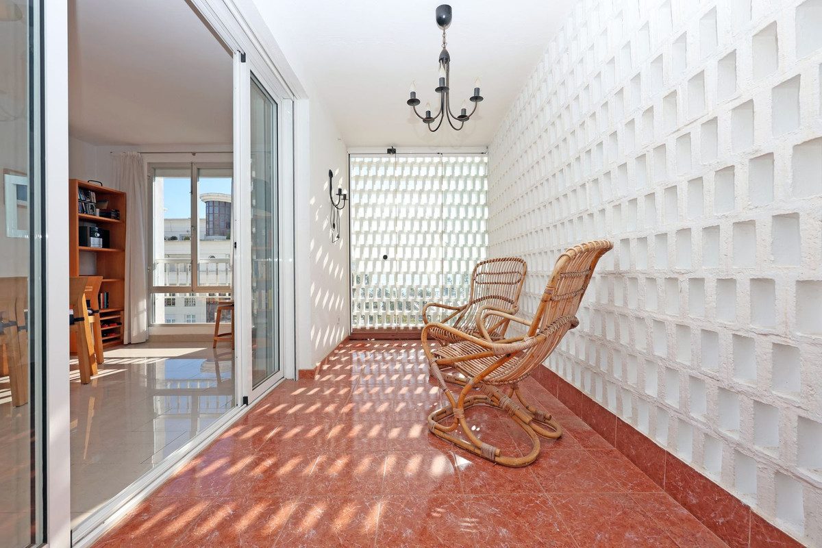 Middle Floor Apartment in Marbella, Costa del Sol – 3 beds – 650000 € - photo 7 of 20