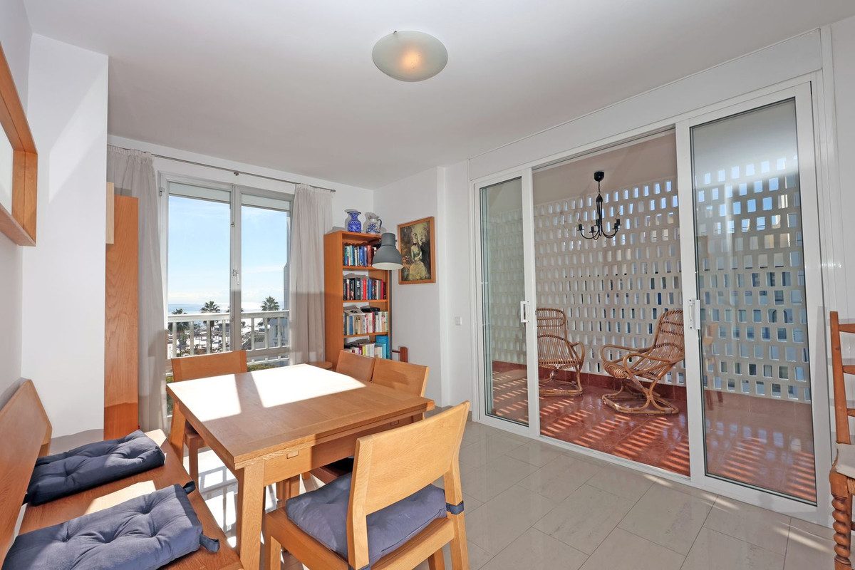 Middle Floor Apartment in Marbella, Costa del Sol – 3 beds – 650000 € - photo 16 of 20