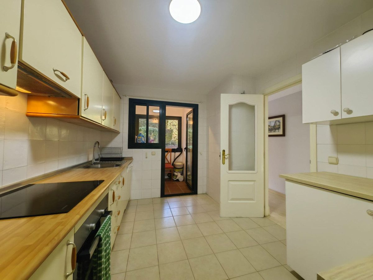 Ground Floor Apartment in Marbella, Costa del Sol – 3 beds – 449000 € - photo 9 of 38