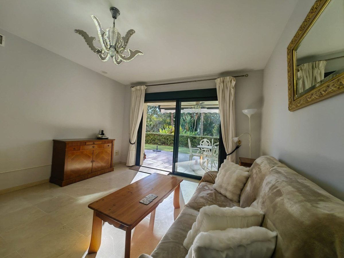 Ground Floor Apartment in Marbella, Costa del Sol – 3 beds – 449000 € - photo 13 of 38