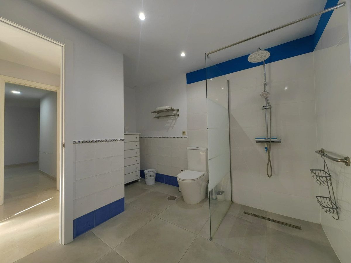 Ground Floor Apartment in Marbella, Costa del Sol – 3 beds – 449000 € - photo 30 of 38