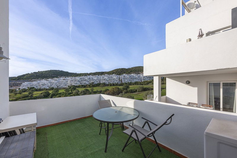 Middle Floor Apartment in Estepona, Costa del Sol – 2 beds – 325000 €