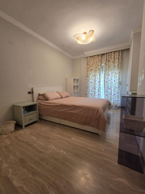Middle Floor Apartment in Marbella, Costa del Sol – 3 beds – 1100000 € - photo 4 of 21