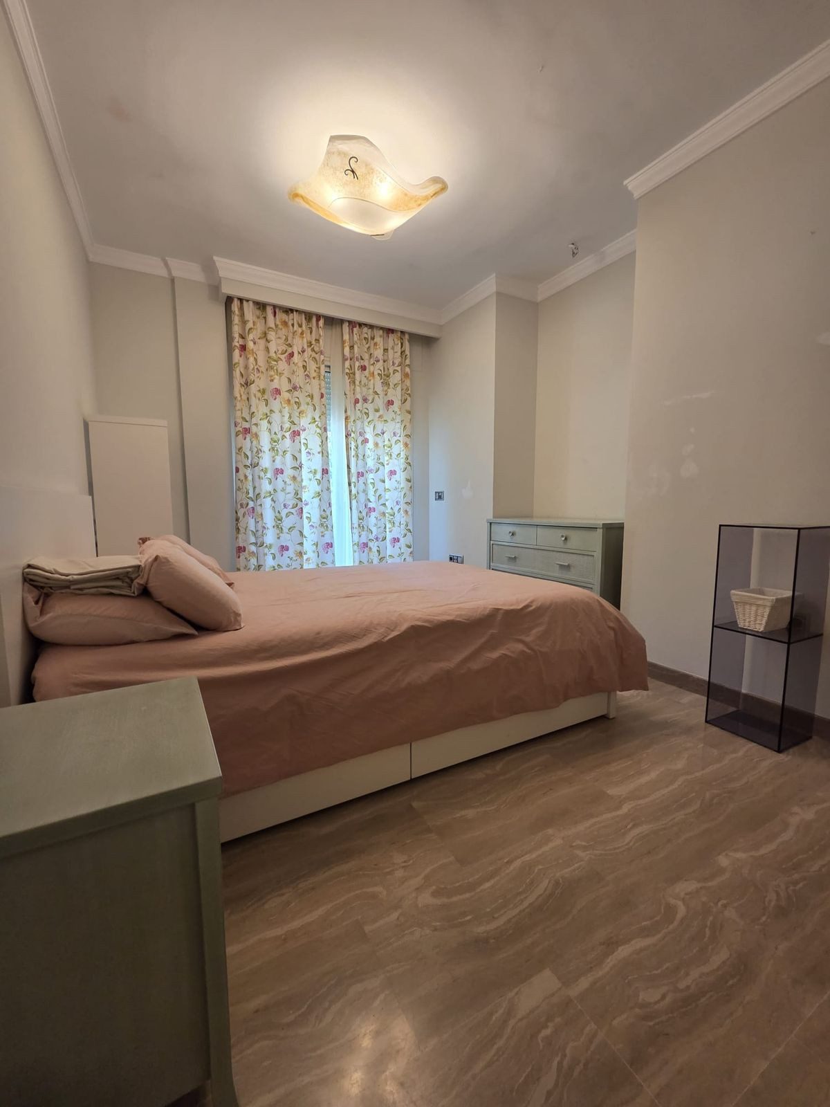 Middle Floor Apartment in Marbella, Costa del Sol – 3 beds – 1100000 € - photo 5 of 21