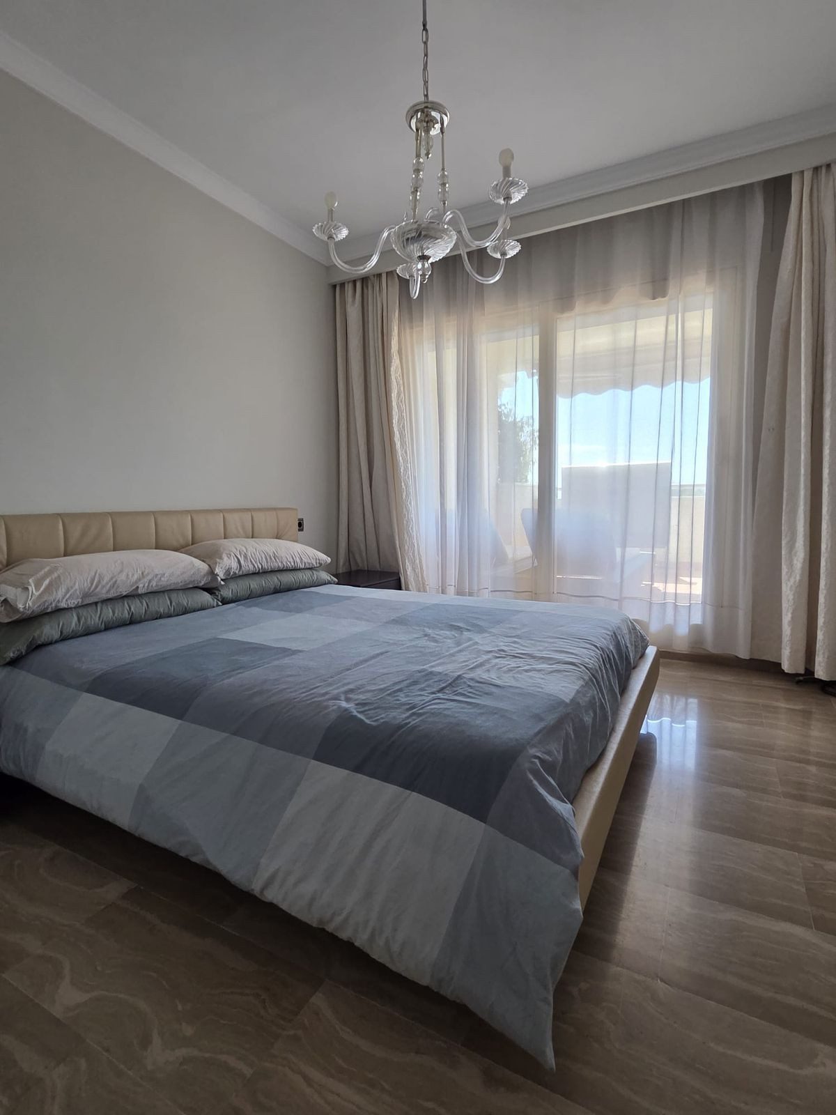 Middle Floor Apartment in Marbella, Costa del Sol – 3 beds – 1100000 € - photo 9 of 21