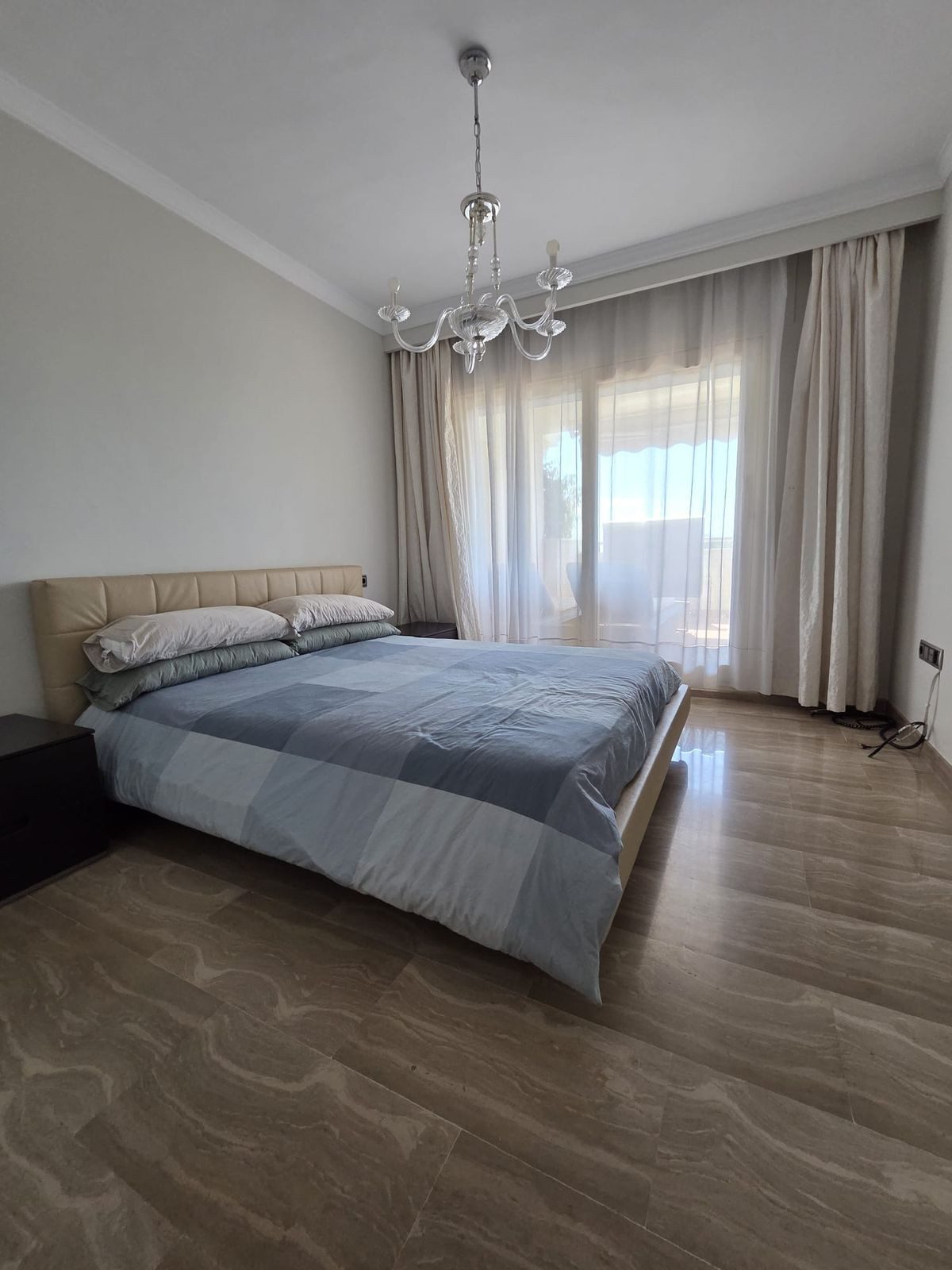 Middle Floor Apartment in Marbella, Costa del Sol – 3 beds – 1100000 € - photo 10 of 21