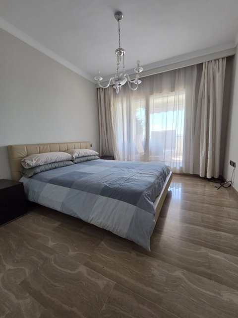 Middle Floor Apartment in Marbella, Costa del Sol – 3 beds – 1100000 € - photo 10 of 21