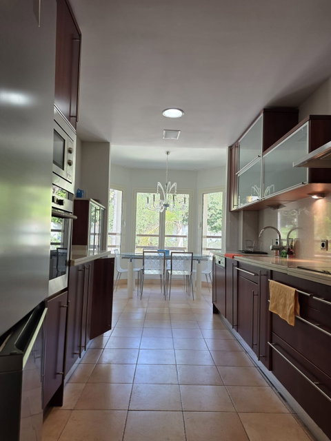 Middle Floor Apartment in Marbella, Costa del Sol – 3 beds – 1100000 € - photo 15 of 21