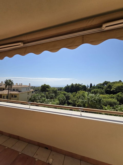 Middle Floor Apartment in Marbella, Costa del Sol – 3 beds – 1100000 € - photo 18 of 21