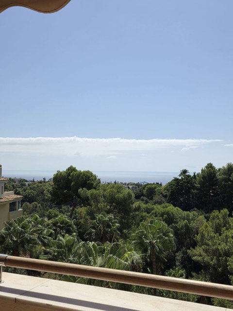 Middle Floor Apartment in Marbella, Costa del Sol – 3 beds – 1100000 € - photo 19 of 21
