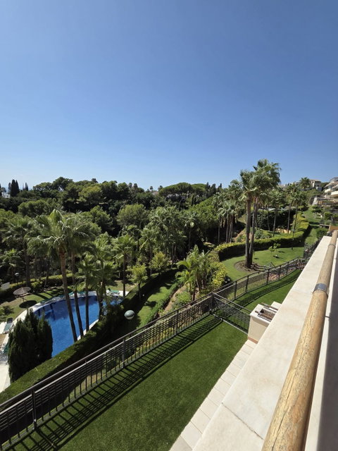 Middle Floor Apartment in Marbella, Costa del Sol – 3 beds – 1100000 € - photo 21 of 21