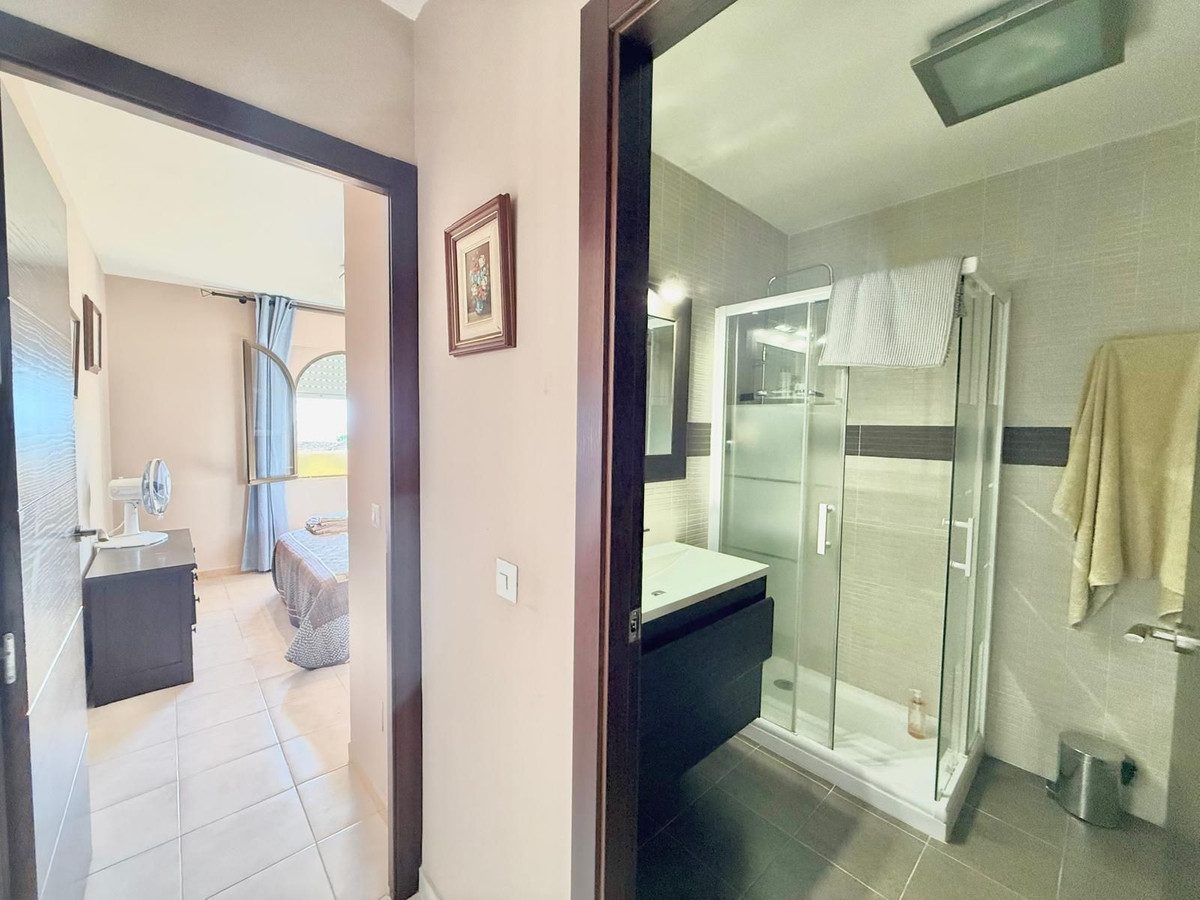 Top Floor Apartment in Mijas, Costa del Sol – 2 beds – 319000 € - photo 13 of 18