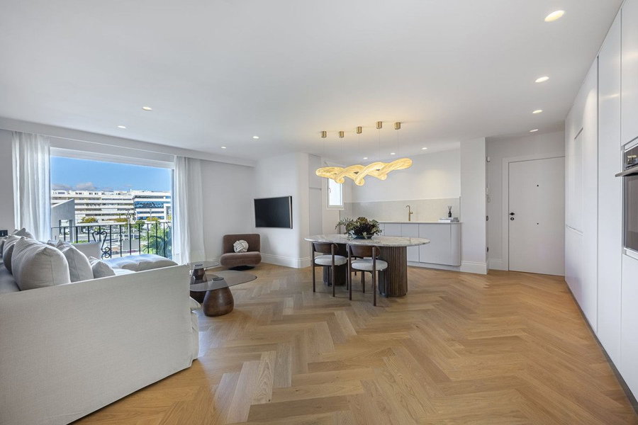 Middle Floor Apartment in Marbella, Costa del Sol – 2 beds – 649000 € - photo 1 of 45