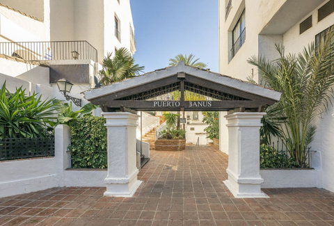 Middle Floor Apartment in Marbella, Costa del Sol – 2 beds – 649000 € - photo 4 of 45