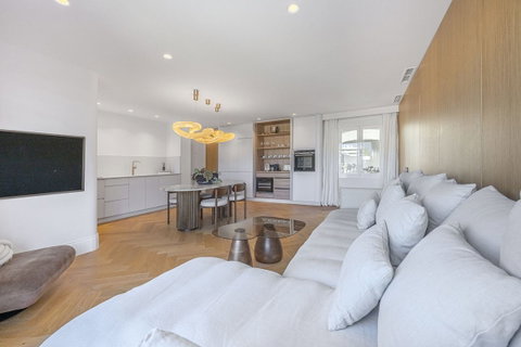 Middle Floor Apartment in Marbella, Costa del Sol – 2 beds – 649000 € - photo 21 of 45