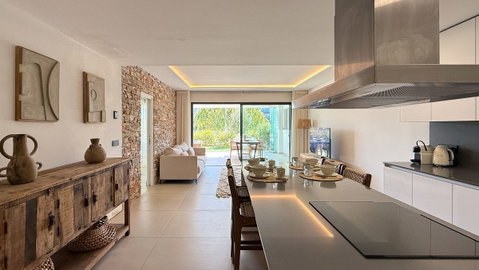 Ground Floor Apartment in Estepona, Costa del Sol – 2 beds – 680000 € - photo 4 of 14