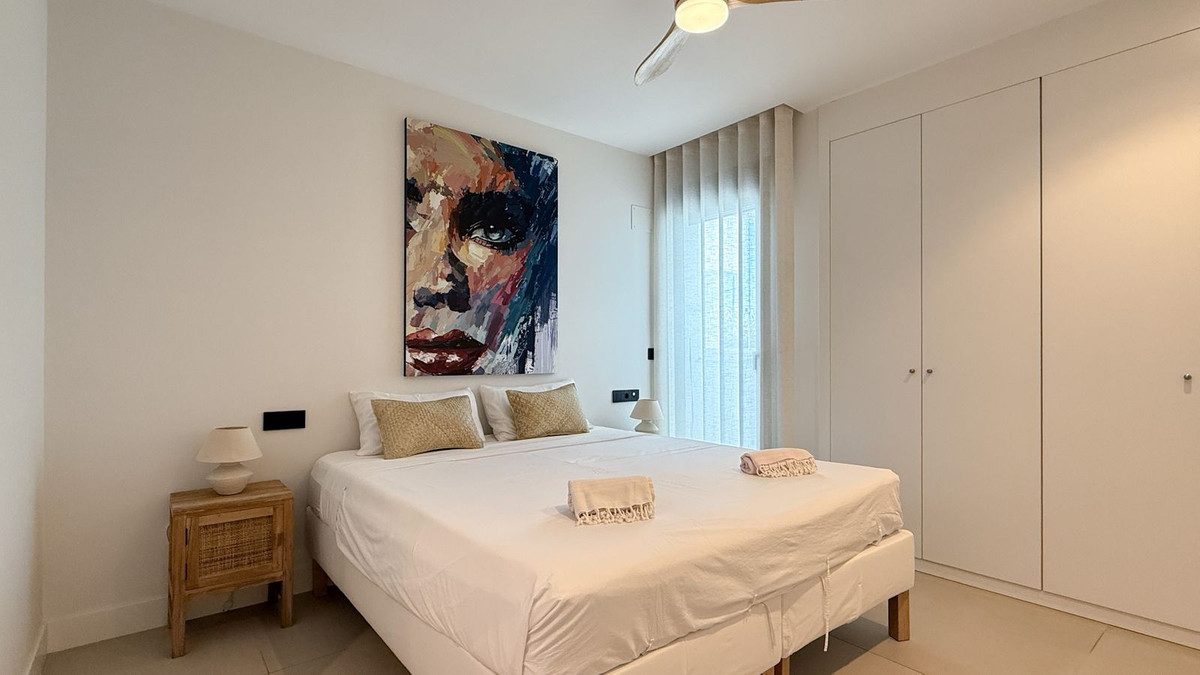 Ground Floor Apartment in Estepona, Costa del Sol – 2 beds – 680000 € - photo 5 of 14