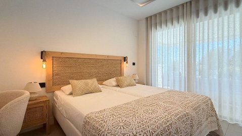 Ground Floor Apartment in Estepona, Costa del Sol – 2 beds – 680000 € - photo 8 of 14