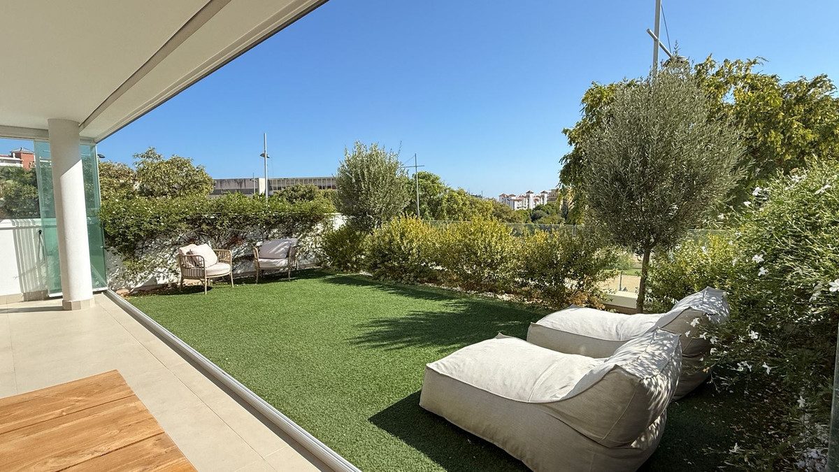 Ground Floor Apartment in Estepona, Costa del Sol – 2 beds – 680000 € - photo 10 of 14
