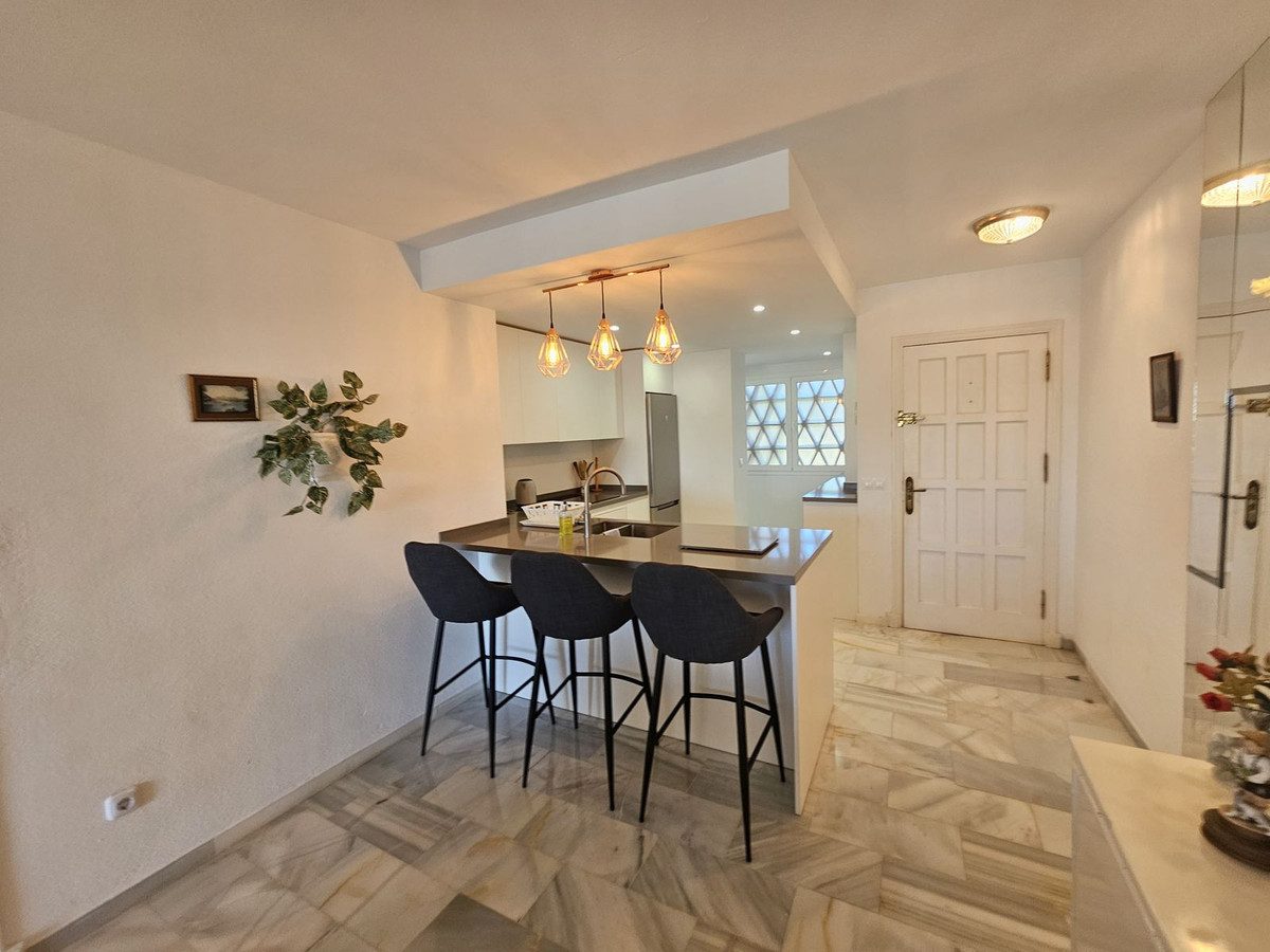 Middle Floor Apartment in Mijas, Costa del Sol – 2 beds – 275000 € - photo 5 of 17