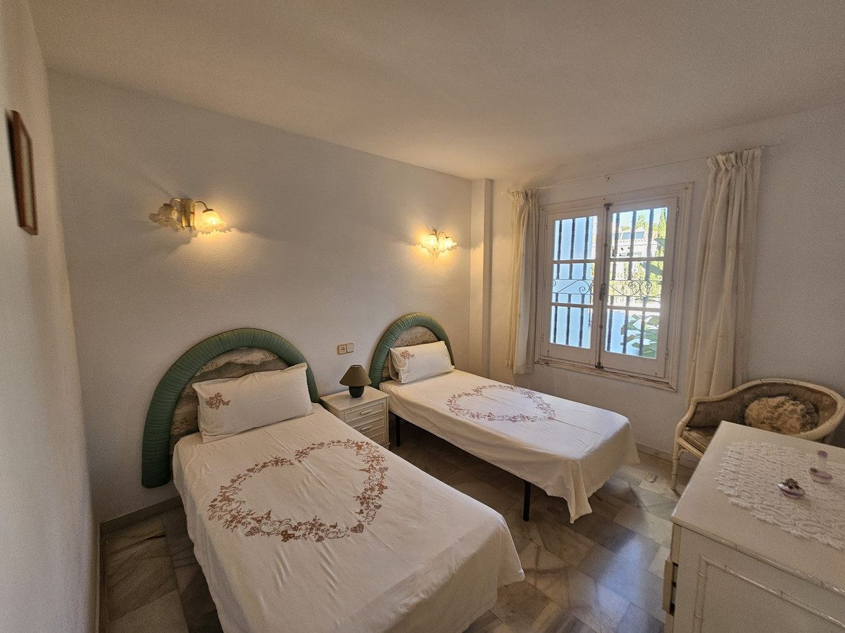 Middle Floor Apartment in Mijas, Costa del Sol – 2 beds – 275000 € - photo 7 of 17