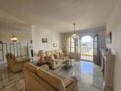 Middle Floor Apartment in Mijas, Costa del Sol – 2 beds – 275000 € - photo 9 of 17