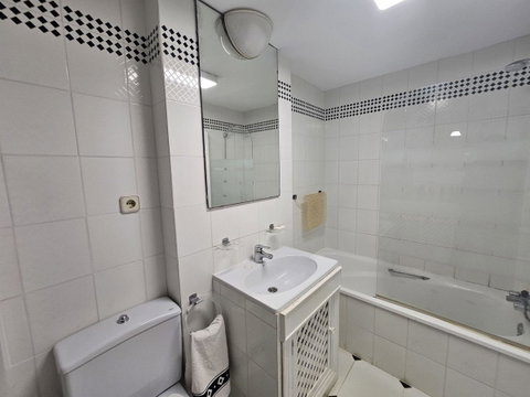 Middle Floor Apartment in Mijas, Costa del Sol – 2 beds – 275000 € - photo 10 of 17