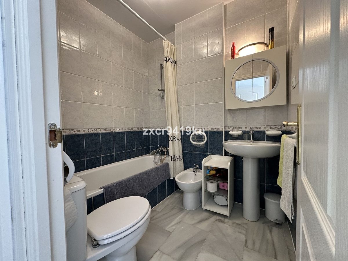 Ground Floor Apartment in Marbella, Costa del Sol – 3 beds – 525000 € - photo 12 of 22