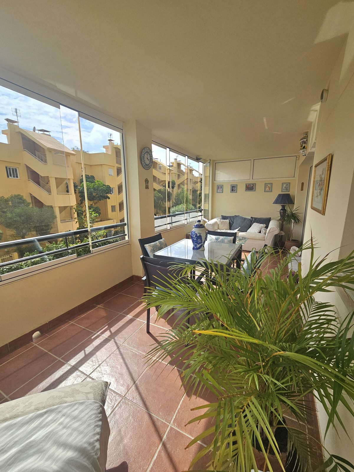 Middle Floor Apartment in Mijas, Costa del Sol – 2 beds – 287500 € - photo 4 of 18